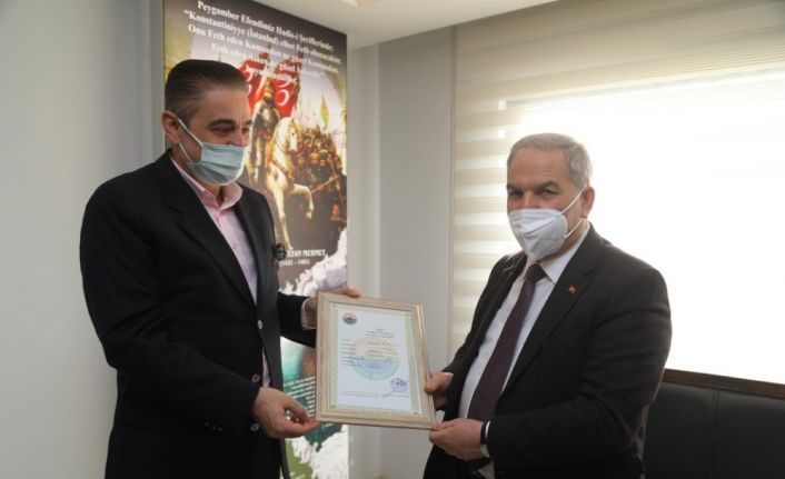 Yeni yılın ilk iş yeri açma ruhsatını Başkan Demirtaş takdim etti