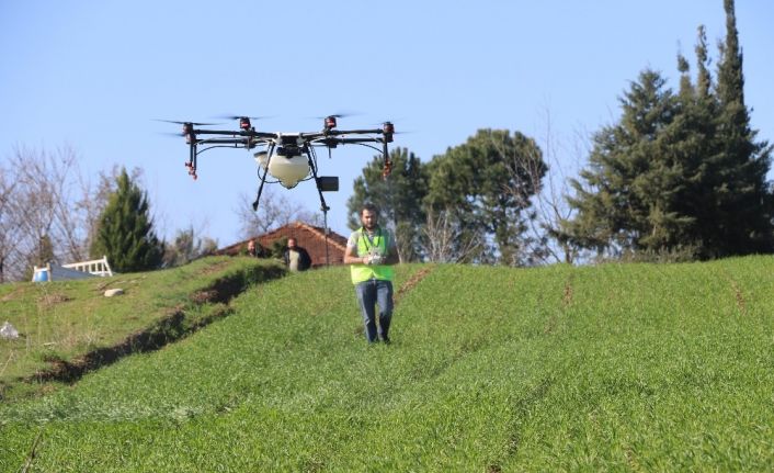 10 dakikada 10 dönüm tarlayı ilaçlayabilen zirai İHA’lar görev başında