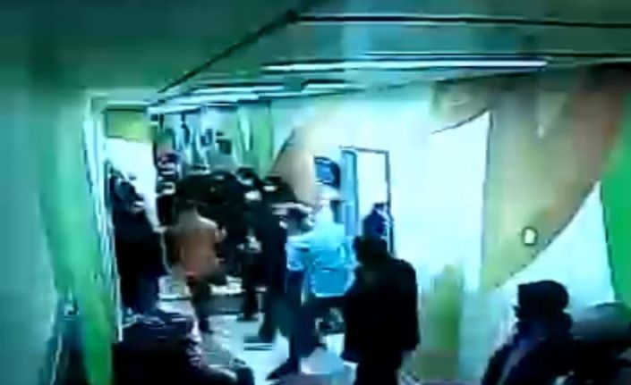 23 yıl hapis cezası bulunan şahsı hastane personeli kılığındaki polisler yakaladı