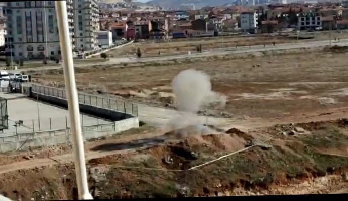 35 yıl sonra polise verdiği bilgi sayesinde toprağa gümülü top mermisi bulundu