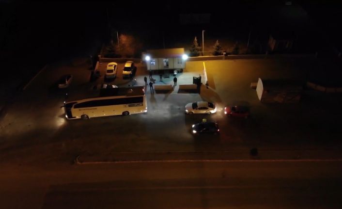 43 ilin geçiş noktasında korona virüs denetimi: Öğretmenler kısıtlamadan muaf tutuldu