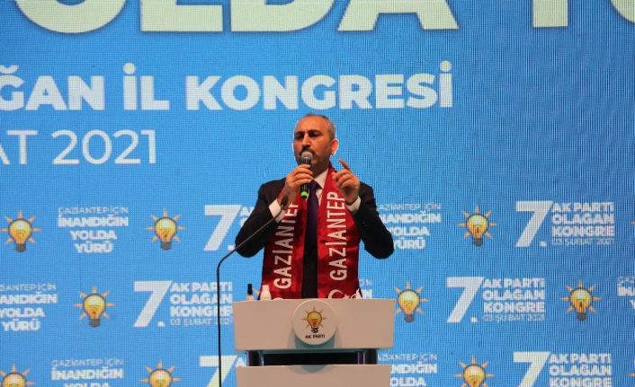Adalet Bakanı Gül: "Biz reform dedikçe onlar sokak diyor"