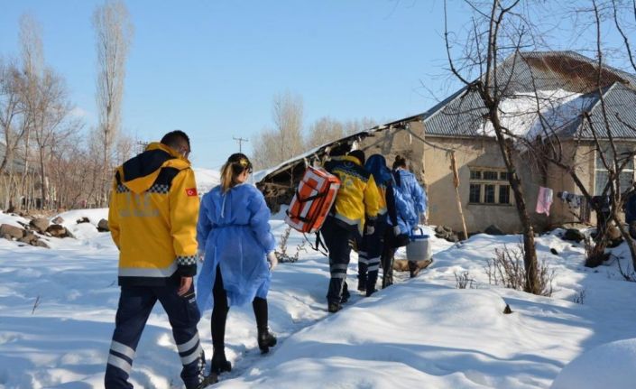 Ağrı’da aşı ekipleri  75 yaş ve üzeri vatandaşları aşılamaya devam ediyor