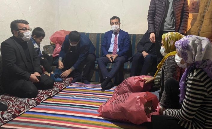 AK Parti Batman İl Başkanı Gür, dar gelirli aileyi ziyaret etti
