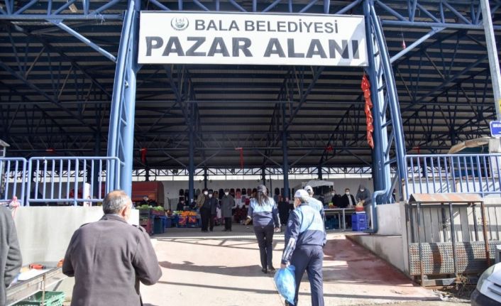 Ankara Büyükşehir Belediyesi esnaf ve vatandaşa hijyen desteğine devam ediyor