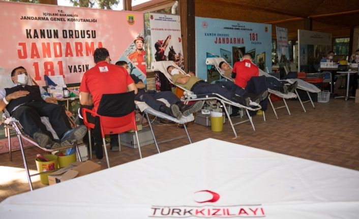 Antalya İl Jandarma Komutanlığına “2020 yılının Kurumsal Kan Bağışçısı Altın Ödülü”