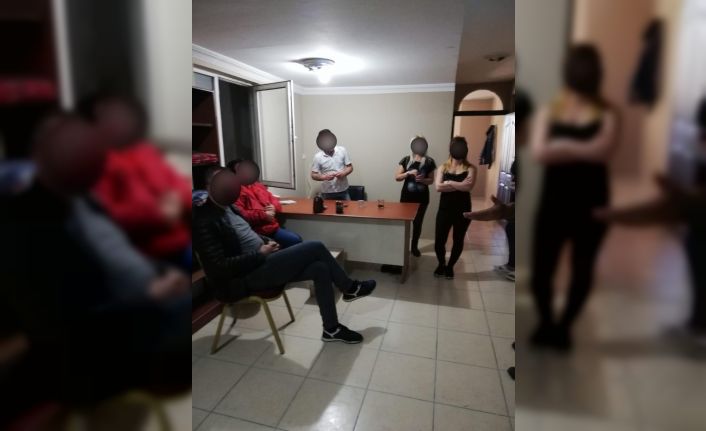 Antalya’da masaj salonuna baskın: 7 kişiye 22 bin 50 TL ceza