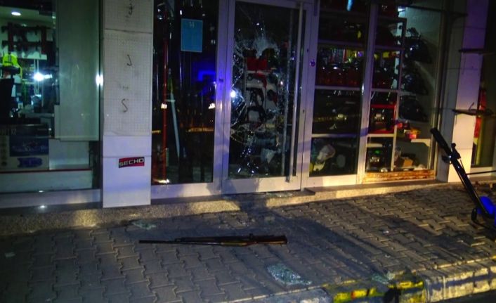 Av tüfeği ile havaya rastgele ateş açan alkollü şahıs korku saçtı