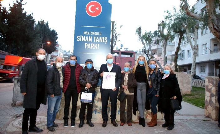 Başkan Gültak, milli futbolcu Sinan Tanış’ın ailesiyle adının verildiği parkta buluştu