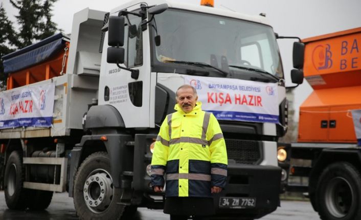 Bayrampaşa’da karla mücadele ekibi aralıksız çalışıyor