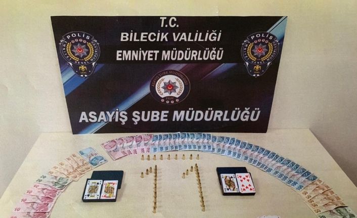 Bilecik’te bir evde kumar oynayan 9 kişiye 12 bin lira ceza