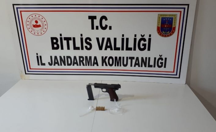 Bitlis’te ruhsatsız tabanca ele geçirildi