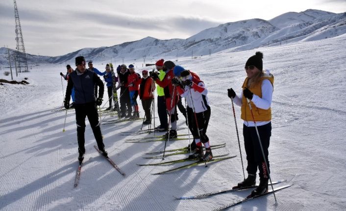 Bitlis’teki kayak hakemliği kursuna 172 kişi katıldı