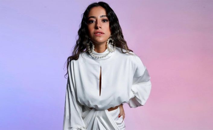 Blogger Gökçe Güreşçi, sosyal sorumluluk projelerinde yer alıp oyunculuğa başlamak istiyor