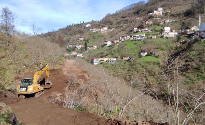 Bu köyün her ihtiyacı devletten yardım beklemeden köylüler tarafından yapılıyor
