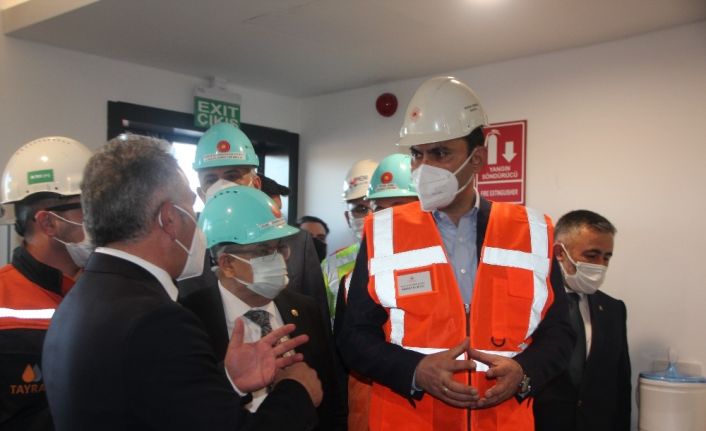 Çevre ve Şehircilik Bakanı Kurum, Avrupa’nın en büyük 2’nci tesisini gezdi