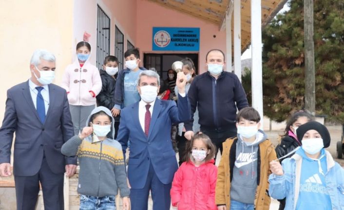 Çorum’da 176 okulda 10 bin 869 öğrenci ders başı yaptı