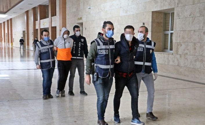 Dev süs ve gösteri havuzunun fıskiyelerini çalan kardeşler adliyeye sevk edildi
