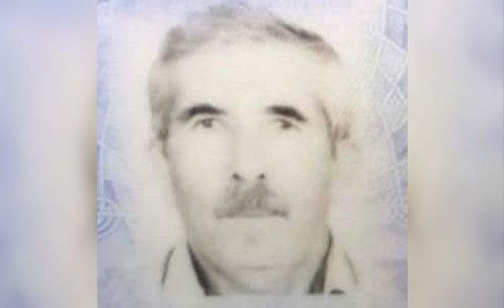 Devrilen traktörün altında kalan çiftçi hayatını kaybetti