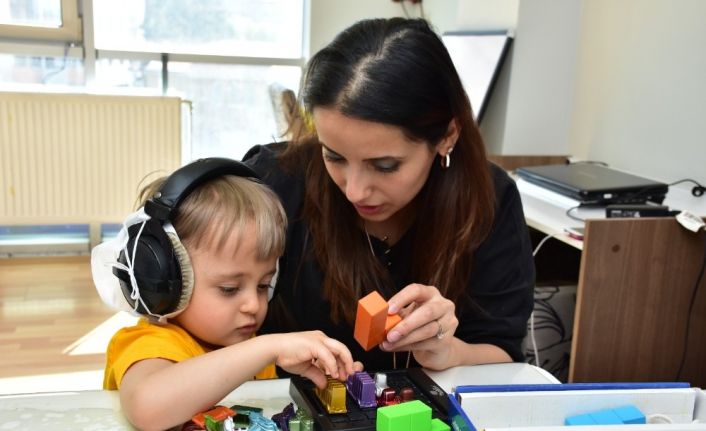 Dikkati ilaçsız geliştiriyor, beyni organize ediyor