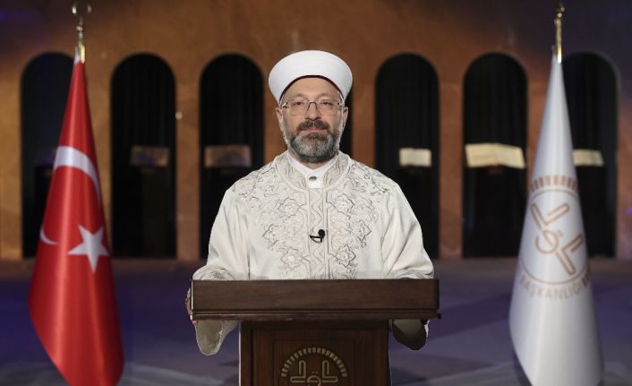 Diyanet İşleri Başkanı Erbaş: “Bu gece, manevi diriliş ve ahlaki yükselişimiz için önemli bir fırsattır”