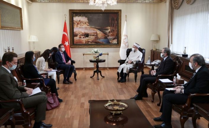 Diyanet İşleri Başkanı Erbaş: “İbadethanelere yönelik saldırıların önlenmesi için her türlü gayret gösterilmeli”