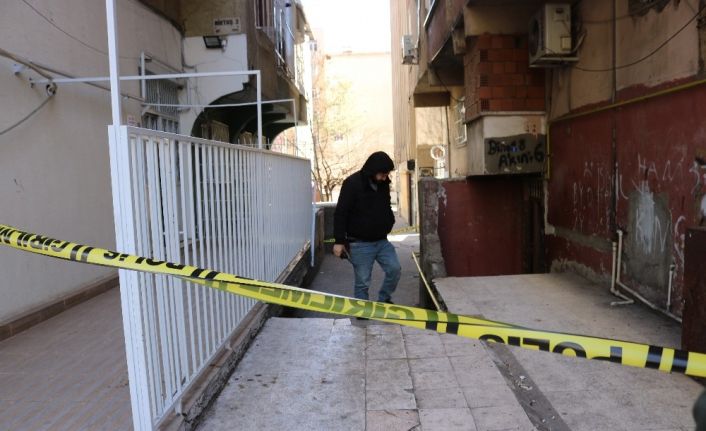 Diyarbakır’da kuyumcu ve berbere silahlı saldırı: 2 yaralı