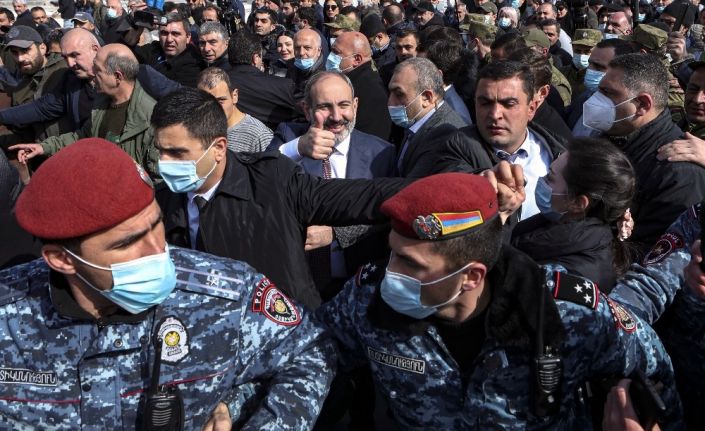 Ermenistan Savunma Bakanlığından darbe karşıtı açıklama