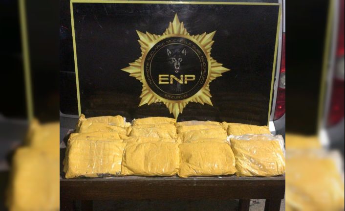 Erzurum’da üç farklı araçta toplamda 56 kilo 450 gram uyuşturucu ele geçirildi