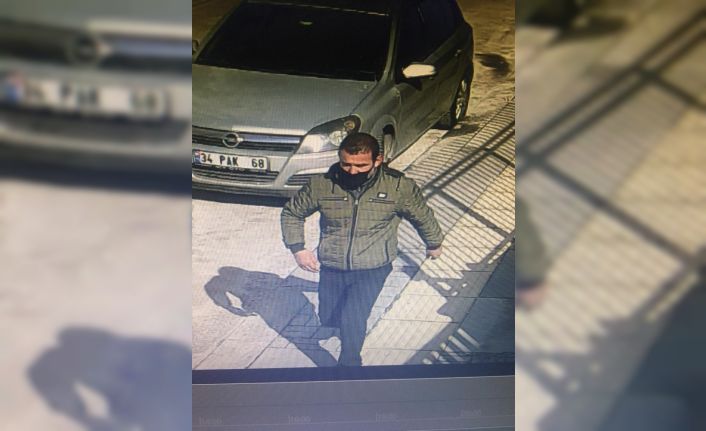 Evine girdiği ev sahibini bıçakla tehdit edip gasp eden hırsız yakayı ele verdi