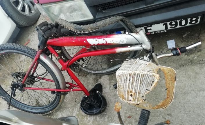 Feci kaza anı güvenlik kamerasında