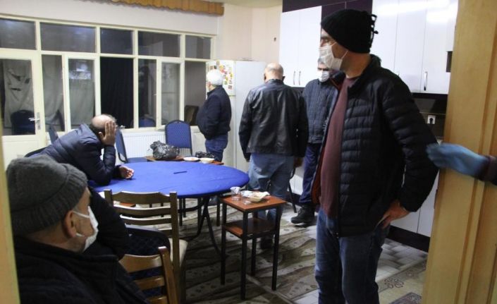 Fuhuş ve kumar operasyonunda 11 kişiye 11 bin 748 TL idari para cezası