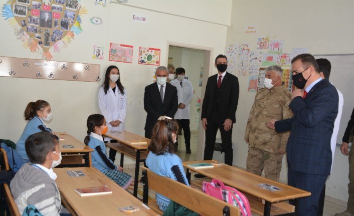 Hakkari’de yüz yüze eğitim başladı