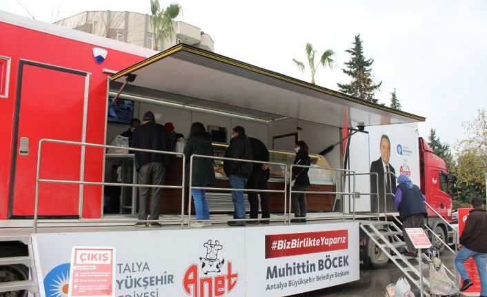 Halk Et Satış Tırından bir ayda 14 bin 396 kg et ürünü satıldı