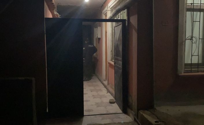 Hatay’da iddiaya göre rus ruleti oynayan kişi silahın patlaması sonucu ağır yaralandı