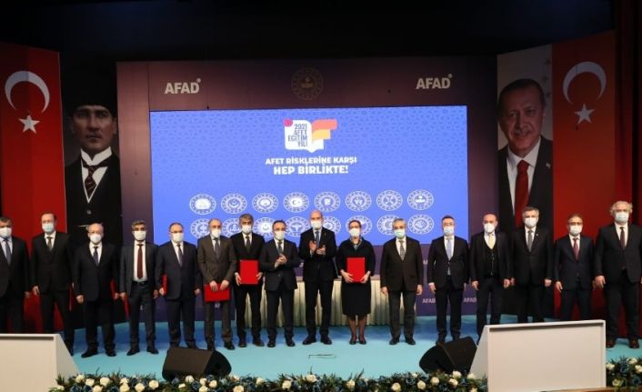 İçişleri Bakanı Soylu: “İstanbul’da 2-3 ay içerisinde 2 bin 900 toplanma alanı sayısını 5 bin 426’ya çıkarttık”