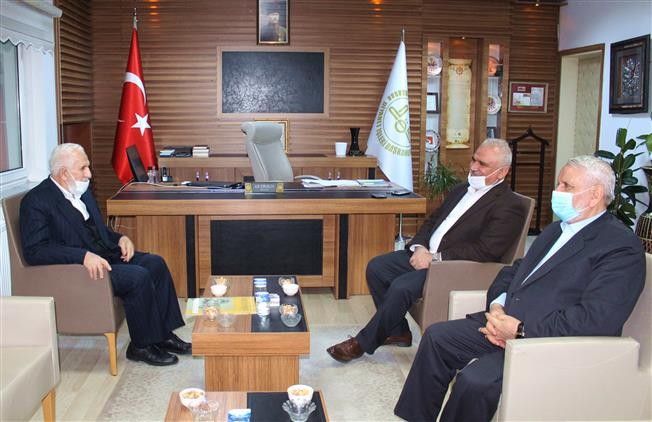 İlahiyatçı Prof. Dr. Cevat Akşit, İl Müftü Ali Erhun’u ziyaret etti