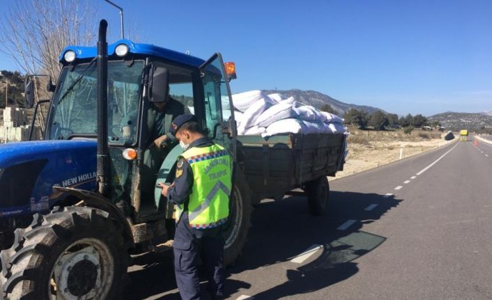 Jandarma göz açtırmadı, 260 motosiklet ve 50 traktör sürücüsüne 165 bin 500 TL ceza uygulandı