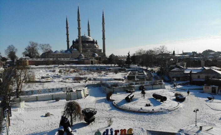 Kadim payitaht ‘beyaz gelinliğini’ giydi