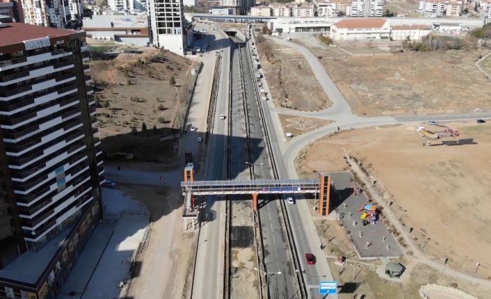 Kilit kavşaktaki çalışma 20 saat sürdü: Ankara-Kayseri kara yolu ulaşıma açıldı