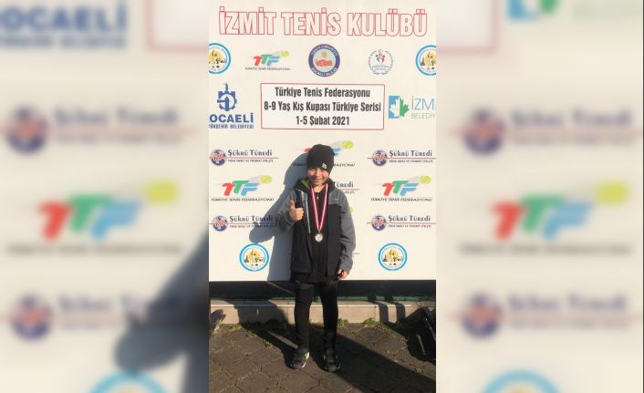 Kortların Kırklareli’nden parlayan yıldızı Toprak Selçuk’tan altın madalya