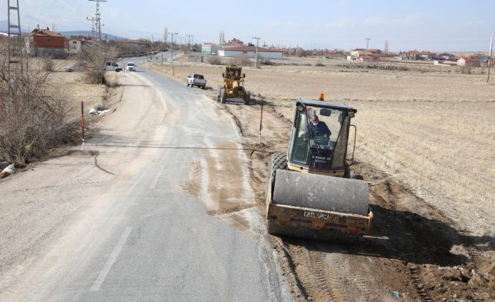 Küçük Bürüngüz ve Turan mahalleleri arası yol imar planına göre genişliyor