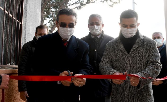 Kuşadası Belediyesi tarafından yaptırılan Yeniköy İlköğretim Okulu ek binası hizmete girdi