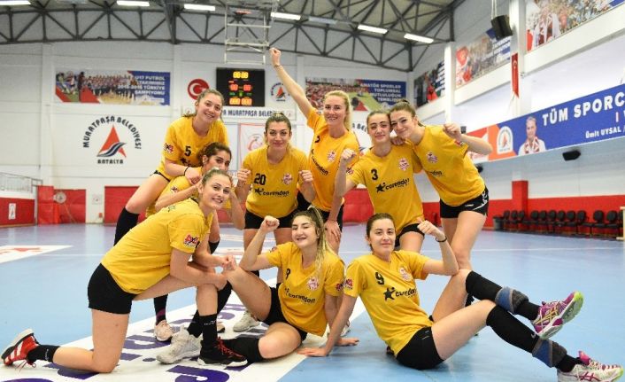 Muratpaşa’nın Kadın Hentbol Takımı Eskişehir’den galibiyetle ayrıldı