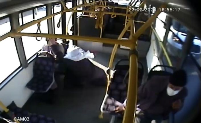 (Özel) Ani firen yapan otobüste savrulup yere düşen yaşlı kadın yaralandı