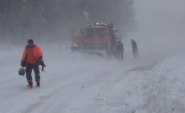 (Özel) Kazdağları’nda kar 2 metreye ulaştı