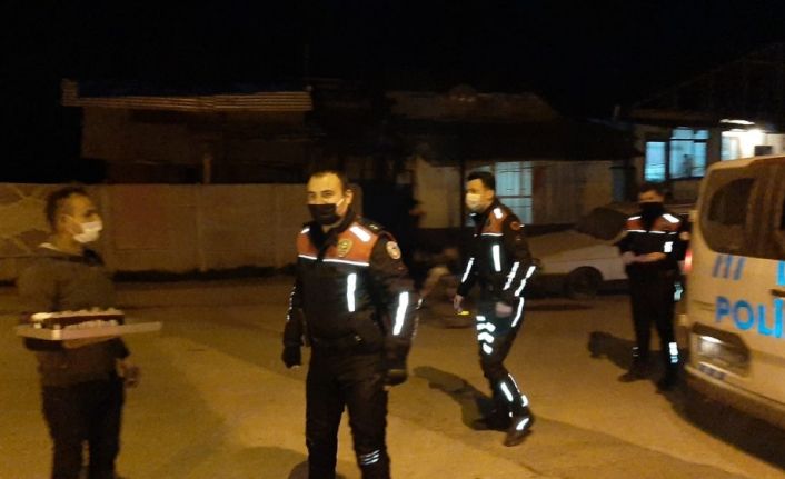 Polislere tatlı sürpriz