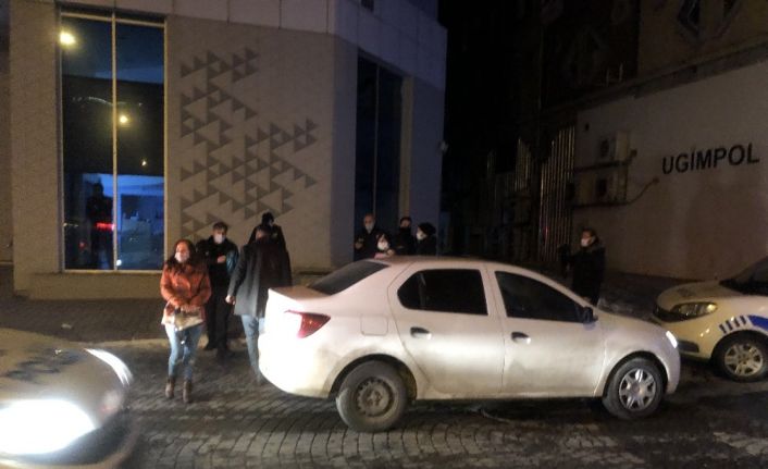 Polisten kaçan ehliyetsiz sürücü ve 3 arkadaşı kovalamaca sonucu yakalandı