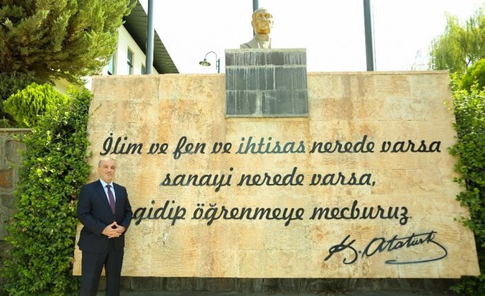 Rektör Dereli Gazilik unvanının verilişinin yıldönümünü kutladı