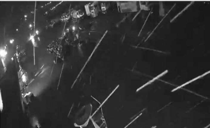 Rize’de keçi sürüsünü fark etmeyen sürücü hayvanların arasına daldı; 13 küçükbaş hayvan telef oldu